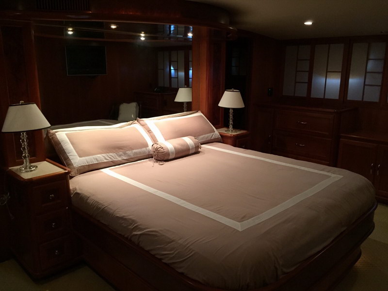 Australis 78 ft classic yacht upper lounge and bar area with Caribbean sea views, luxury overnight charter
