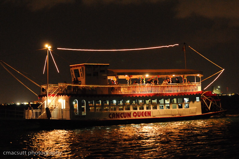 Sunset dinner cruise at Cancun for lovers & Weddings, Privat…