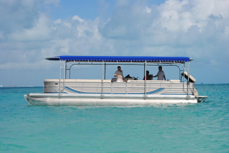 pontoon boat rental cancun